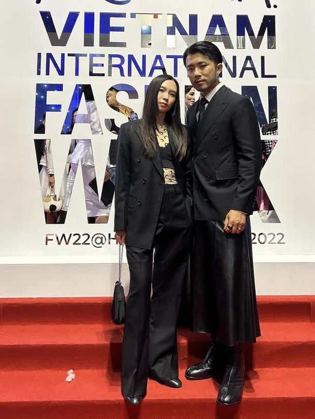 Linh Bùi - Đức Triệu gây chú ý bởi phong cách thời trang đặc biệt