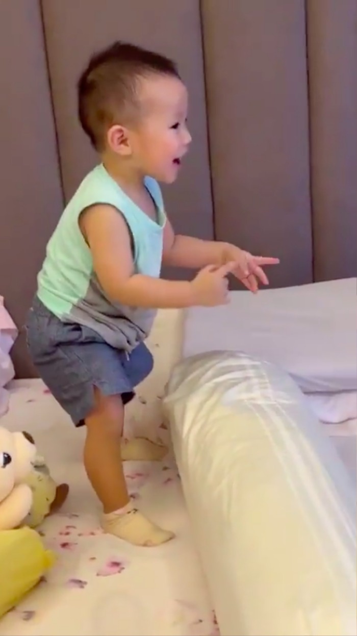 Quý Bình chia sẻ cảm xúc khi lần đầu con trai cất tiếng gọi ba.