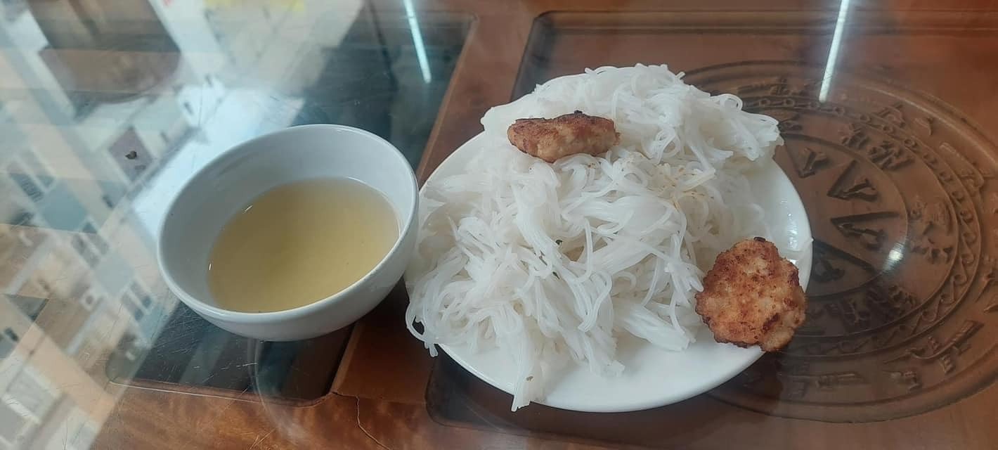 Xuất bún chả được vị khách chụp lại - Ảnh: Báo Dân Trí