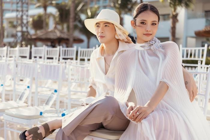 Sau màn cầu hôn gây xôn xao cõi mạng, công chúng đang trông ngóng ngày Trương Mỹ Nhân và Phí Ngọc Hưng chính thức tổ chức đám cưới