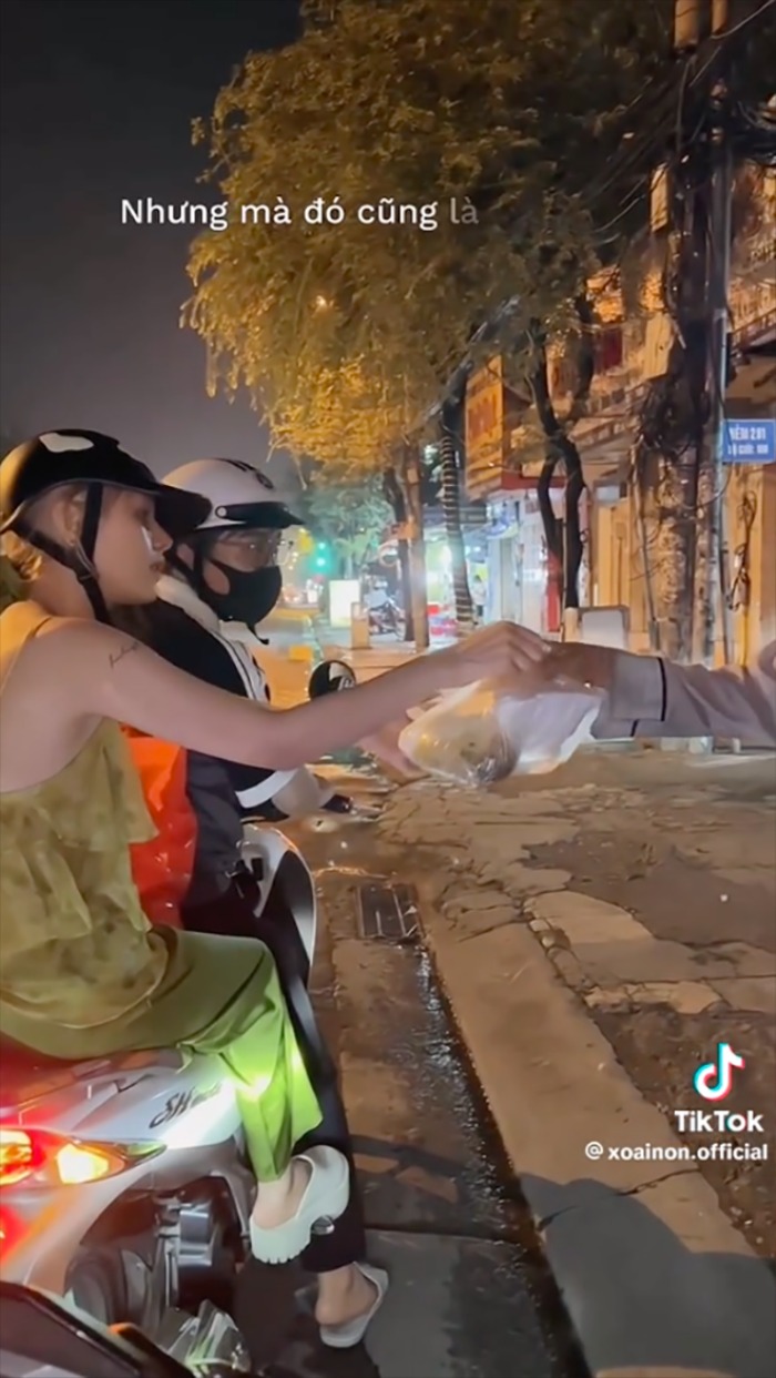 Hành động gây tranh cãi của Xoài Non.