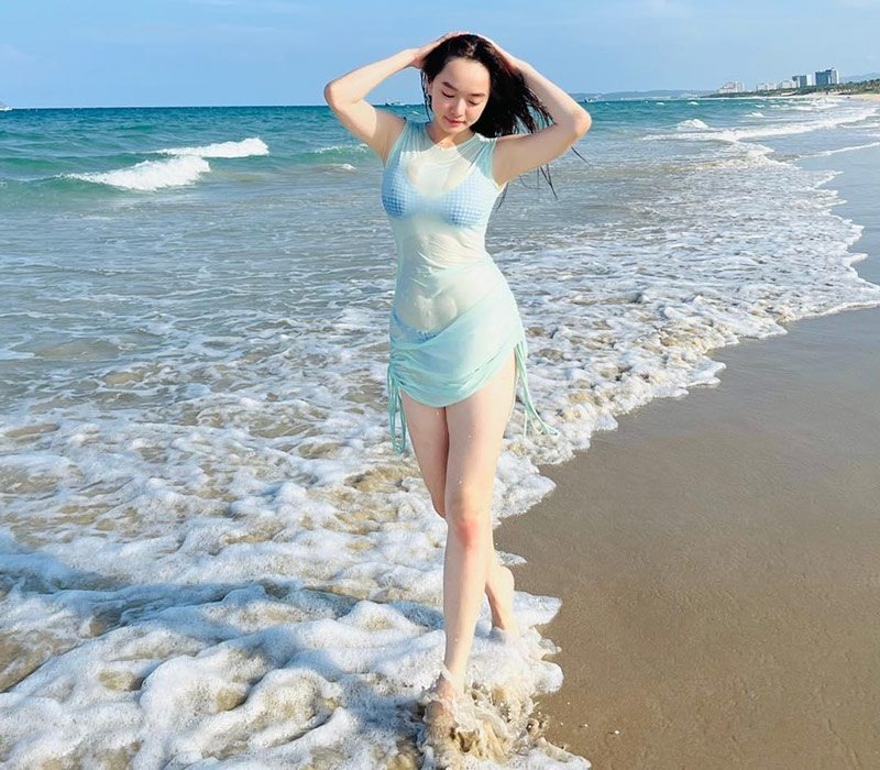 Đường cong có được từ việc Kaity tập luyện chăm chỉ và có chế độ ăn uống khoa học. 