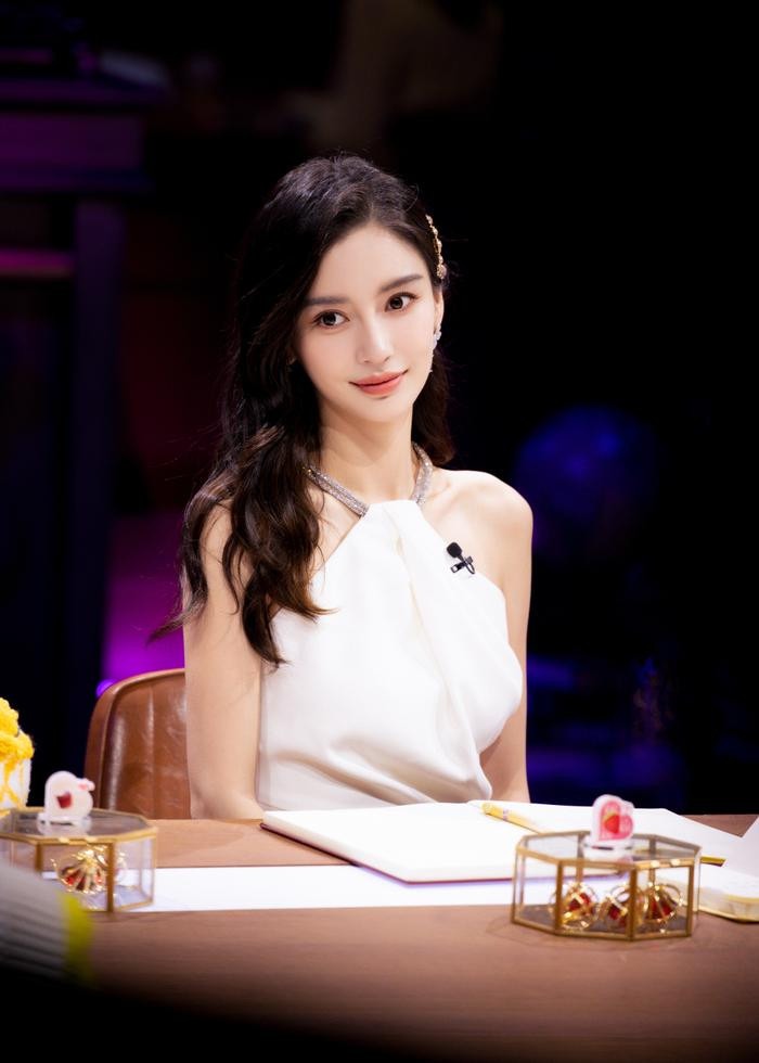 Quản lý của Angelababy khẳng định nữ minh tinh vẫn còn độc thân. (Ảnh tổng hợp)