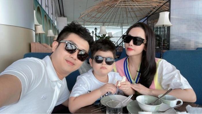 Nhật Kim Anh cho biết mỗi tuần cô đều dành thời gian xuống Cần Thơ để thăm con, thậm chí có tuần cô còn xuống hai lần, chỉ là Nhật Kim Anh không chia sẻ lên mạng xã hội.