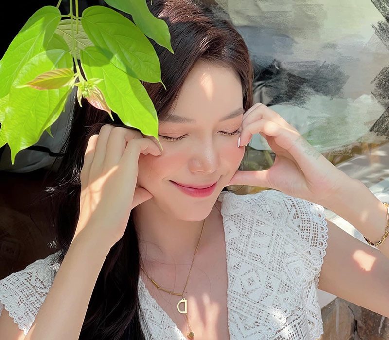 Banni Trân Phạm gây chú ý khi xuất hiện trong chương trình Tỏ Tình Hoàn Mỹ.