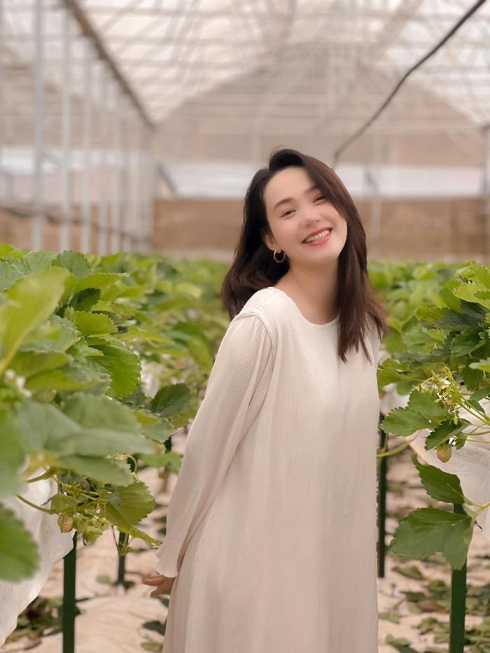 Sau khi mang thai, nữ ca sĩ tạm gác lại công việc để dành thời gian nghỉ ngơi và đi du lịch