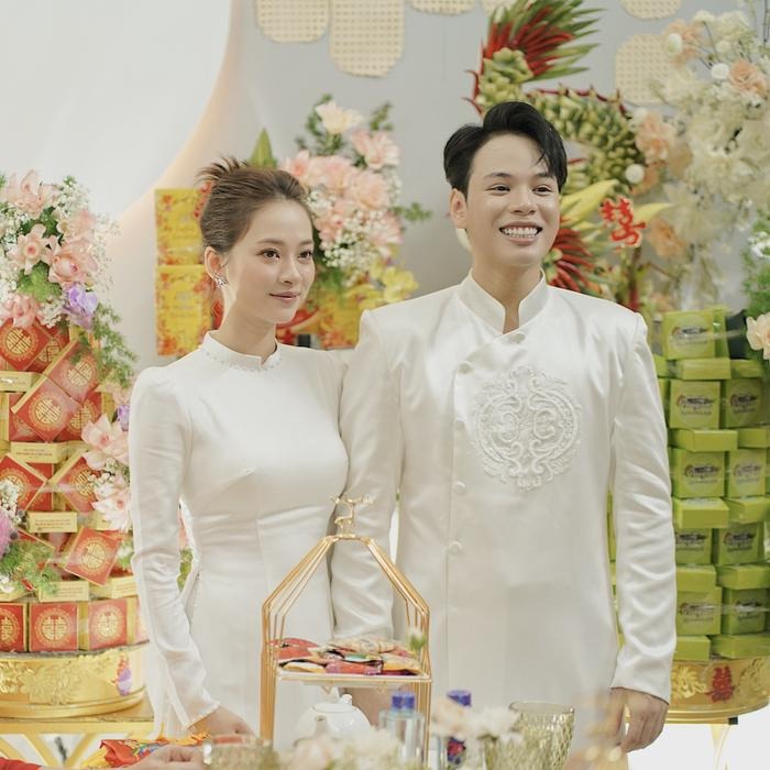 Trước đó, vào ngày 5/6 JayKii và Mai Anh bất ngờ hé lộ những hình ảnh vào lễ ăn hỏi được tổ chức vào cuối tháng 5/2023.