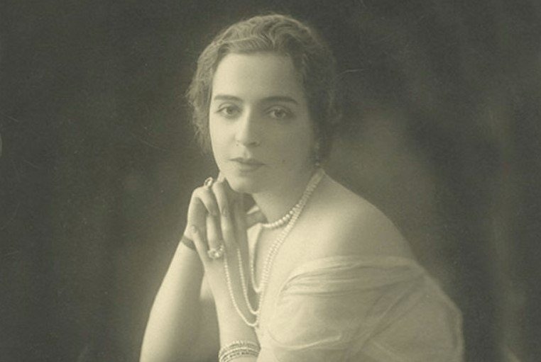 Hành trình tiến thân khó tin của người phụ nữ: Từ gái đứng đường thành công chúa, thoát tội sát nhân nhờ thư tình nhạy cảm - 3