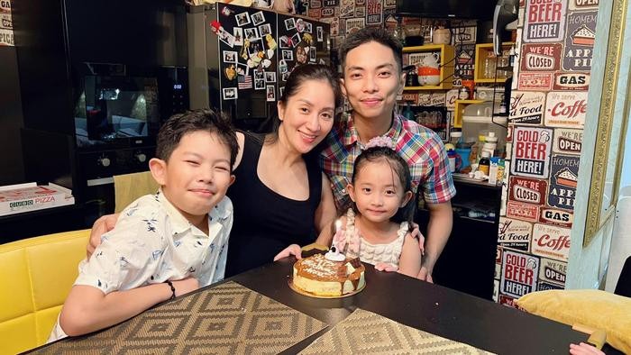 Dù luôn bận rộn với công việc, vợ chồng Khánh Thi Phan Hiển luôn cố gắng dành thời gian cho các con