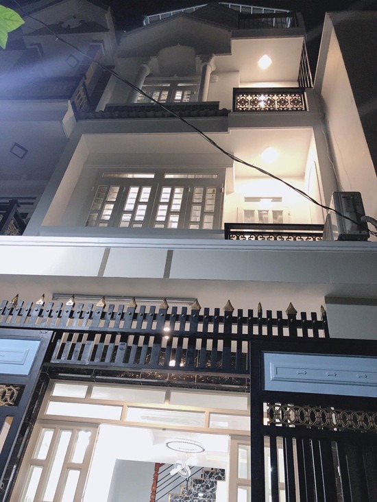 Căn nhà có giá trị hơn 10 tỷ đồng được Châu Khải Phong mua sau nhiều năm làm nghề.