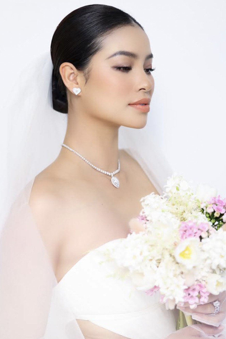 Nàng hậu cũng đã chụp ảnh cưới. (Ảnh tổng hợp)