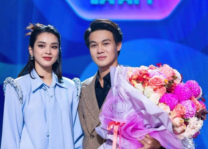 Quỳnh Lương và người được cô trao hoa để đi đến quyết định tìm hiểu sau chương trình hẹn hò.