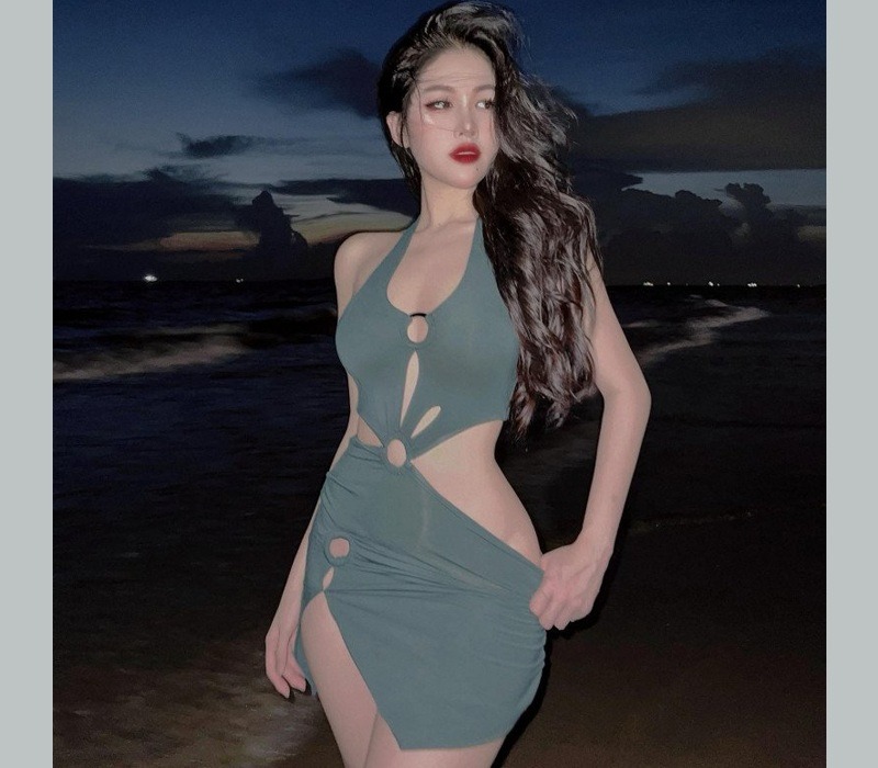 Nhi Trinh còn từng chia sẻ bản thân ăn rất nhạt. Ví dụ ăn cơm tấm, người ta sẽ phải dùng nước tương nhưng cô thì không. Ăn nhạt cũng là 1 phần bí quyết giúp cô luôn mi nhon.