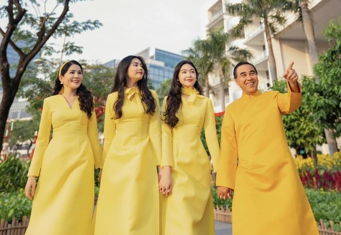 Tổ ấm của MC Quyền Linh và doanh nhân Dạ Thảo cùng hai ái nữ