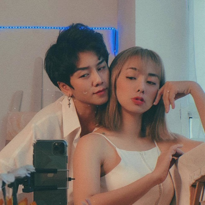 Thời gian vừa qua, cả hai liên tục trở thành tâm điểm bàn tán trên mạng xã hội vì vướng vào ồn ào không đáng có. Bạn trai Miko Lan Trinh bị nghi sử dụng hình ảnh của người khác để 