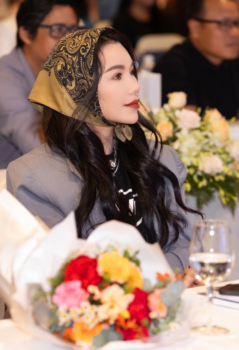 Từ khi rời xa showbiz , Trà Ngọc Hằng nhiều lần vướng tin đồn có đại gia nhưng đều phủ nhận.