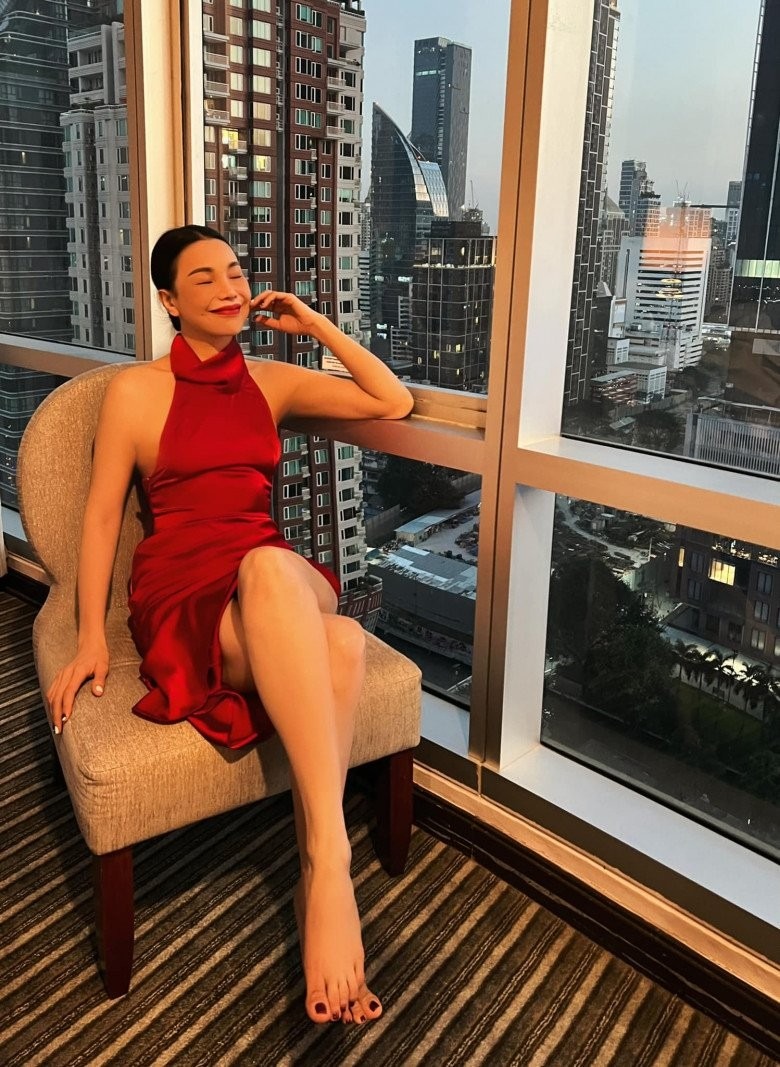 Cựu người mẫu tiết chế hình ảnh gợi cảm trên mạng xã hội vì sợ ảnh hưởng đến con.