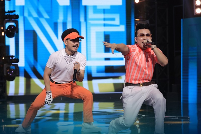 Tiết mục này của bộ đôi khiến cả hội trường nhúng nhảy theo nhạc, không chỉ thu hút cả dàn HLV bà BGK mà cả team Andree cũng đứng lên nhảy theo cổ vũ cho tiết mục này.