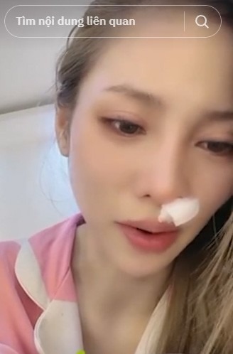 Jin xuất hiện trong livestream mới nhất, nghẹn ngào khi được hỏi về việc chia tay Xíu