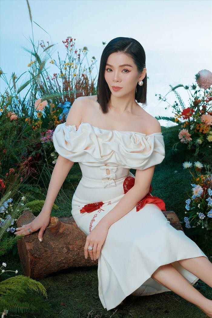 Lệ Quyên cho biết chuyện đổ vỡ mối quan hệ với Hồ Ngọc Hà do hết duyên. (Ảnh tổng hợp)