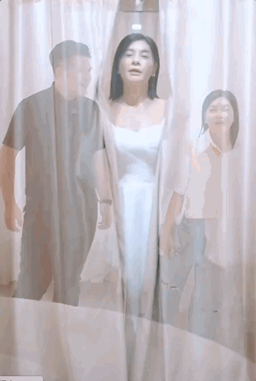 Cát Phượng lộng lẫy trong trang phục váy cưới. Niềm vui và sự hạnh phúc thể hiện rõ trên khuôn mặt (Nguồn: Tony Wedding Photo)