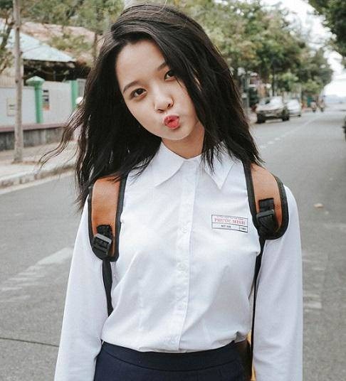 Lâm Thanh Mỹ khiến người hâm mộ bất ngờ trước điểm thi THPT QG khá cao, với 3 môn trên 9 điểm.