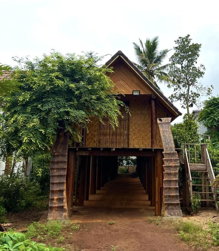 Cận cảnh nhà sàn dài 51m của H'Hen Niê. (Ảnh: FBNV)