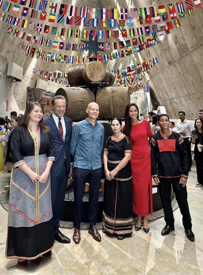 H'Hen Niê xây căn nhà diện tích rộng tặng cho người thân. (Ảnh: FBNV)