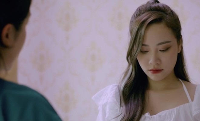 Phân cảnh cô nữ sinh bị bạn tát được chia sẻ trên mạng xã hội gây chú ý.