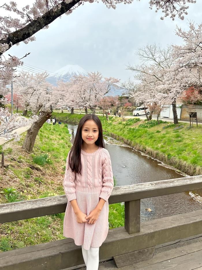 Khi có thời gian rảnh, Hà Kiều Anh đưa con đi du lịch khắp thế giới.