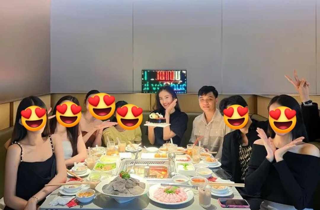 Trong một số hình ảnh, Ý Nhi thường xuyên xuất hiện cùng Ý Nhi ở các buổi ăn uống với bạn bè và gia đình bạn trai. Cô thoải mái chụp cùng người thân nhà Anh Kiệt. Qua đó có thể thấy mối quan hệ hai bên rất khăng khít. 