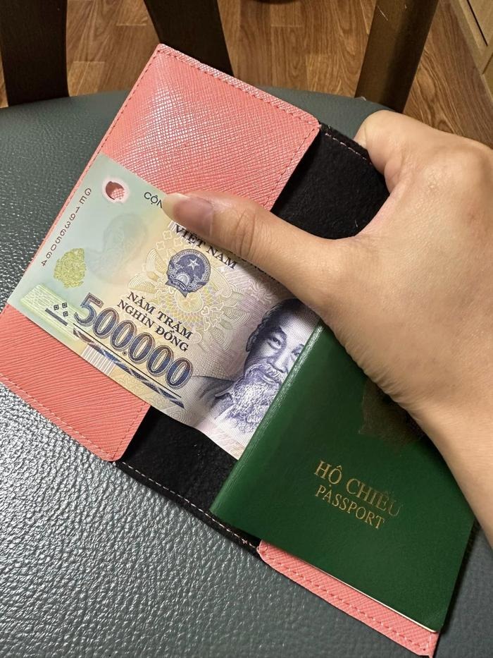 Cháu gái Phương Oanh hào hứng kể thêm cô được Shark Bình cho tiền khi nam doanh nhân về quê vợ: 