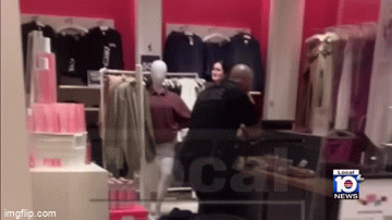 Cảnh sát đến cửa hàng của Victoria's Secret và thấy 1 người đàn ông đang dùng dao uy hiếp 2 con tin.