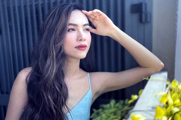 Người đẹp thanh minh rằng cô không cập nhật thiệt hại cơn bão vì chuẩn bị cho chuyến bay về Israel, đồng thời bày tỏ không bao giờ có ý so sánh về sự tang tóc mất mát của người dân với cơn bão một hoa hậu sẽ đón nhận. Sau lùm xùm, Hoàng My ở ẩn gần một năm.