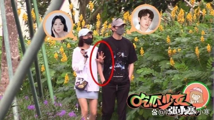 Tần Lam và Ngụy Đại Huân đặc biệt chú ý việc che kín diện mạo mỗi khi đi dạo trên phố