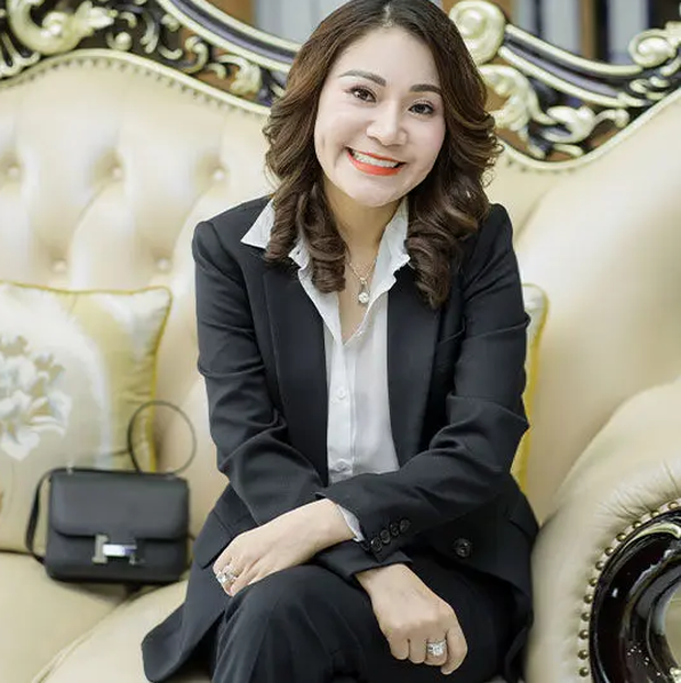 Ca sĩ Khánh Phương bán sạch cổ phiếu công ty do vợ làm chủ tịch - 1 Ca sĩ Khánh Phương bán sạch cổ phiếu công ty do vợ làm chủ tịch - 1