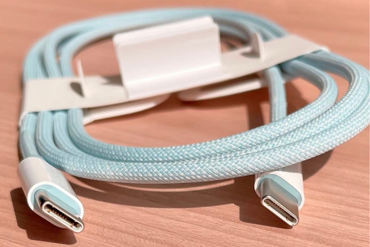 cap sac usb-c moi cho iphone 15 co dang ngai hinh anh 1