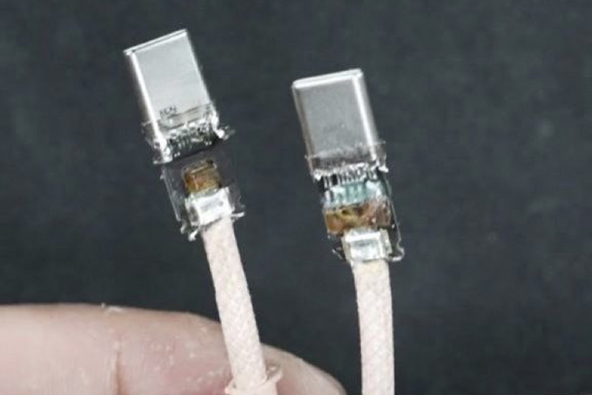 cap sac usb-c moi cho iphone 15 co dang ngai hinh anh 1