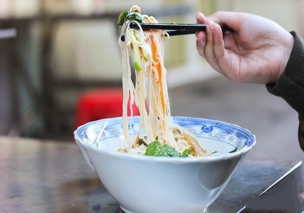 Ai hay ăn bún nhất định phải biết điều này để bảo vệ đường tiêu hóa, nhất là dạ dày, gan và thận - Ảnh 3.