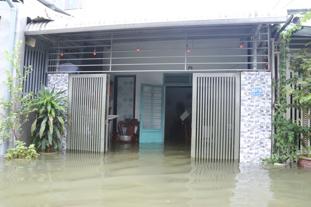 Nhiều nơi ở 'rốn lũ' Đà Nẵng vẫn ngập, người dân 3 ngày chưa được về nhà - 5