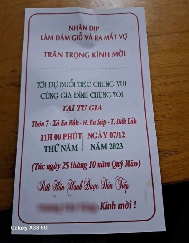 Xôn xao tấm thiệp cụ ông 81 tuổi mời 