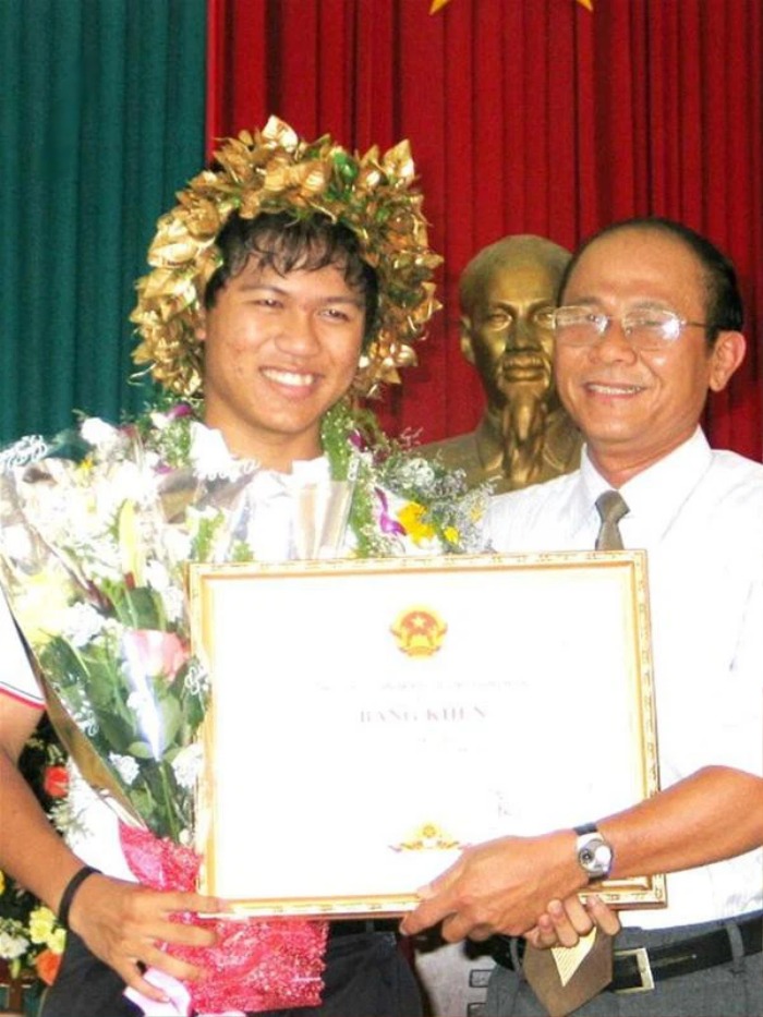 Sau khi giành chức vô địch Olympia, Lê Viết Hà cũng lên đường sang Úc du học như các quán quân Olympia khác