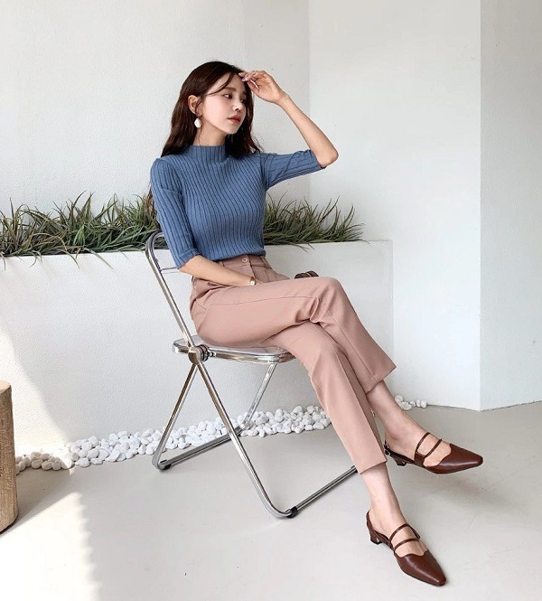 Đây là kiểu quần âu dễ mặc, phù hợp với nhiều dáng người.