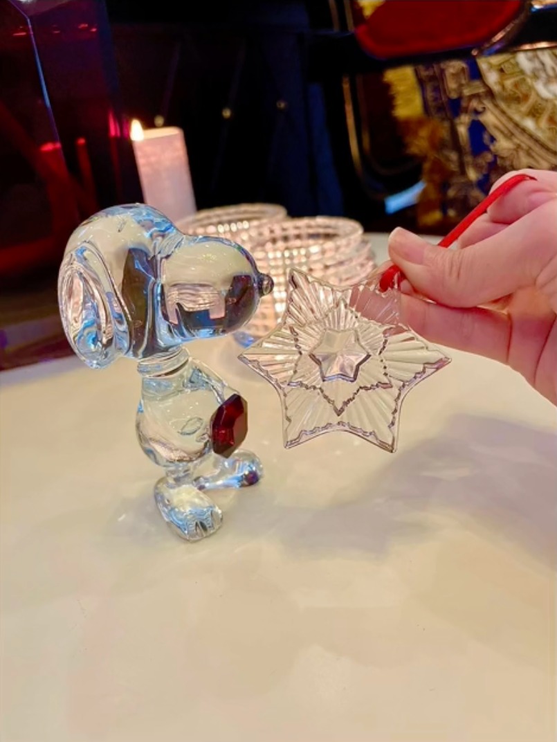 Chiếc tượng để bàn Snoopy Octogone giá 9.500.000 VNĐ.