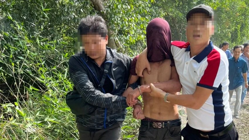 Nghi can giết cô gái ở tiệm cà phê đã 'sinh tồn' thế nào trong 3 ngày lẩn trốn trong rừng cây?