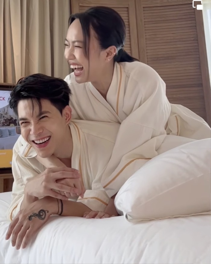 Diệu Nhi cười tươi rói khi ở bên cạnh Anh Tú