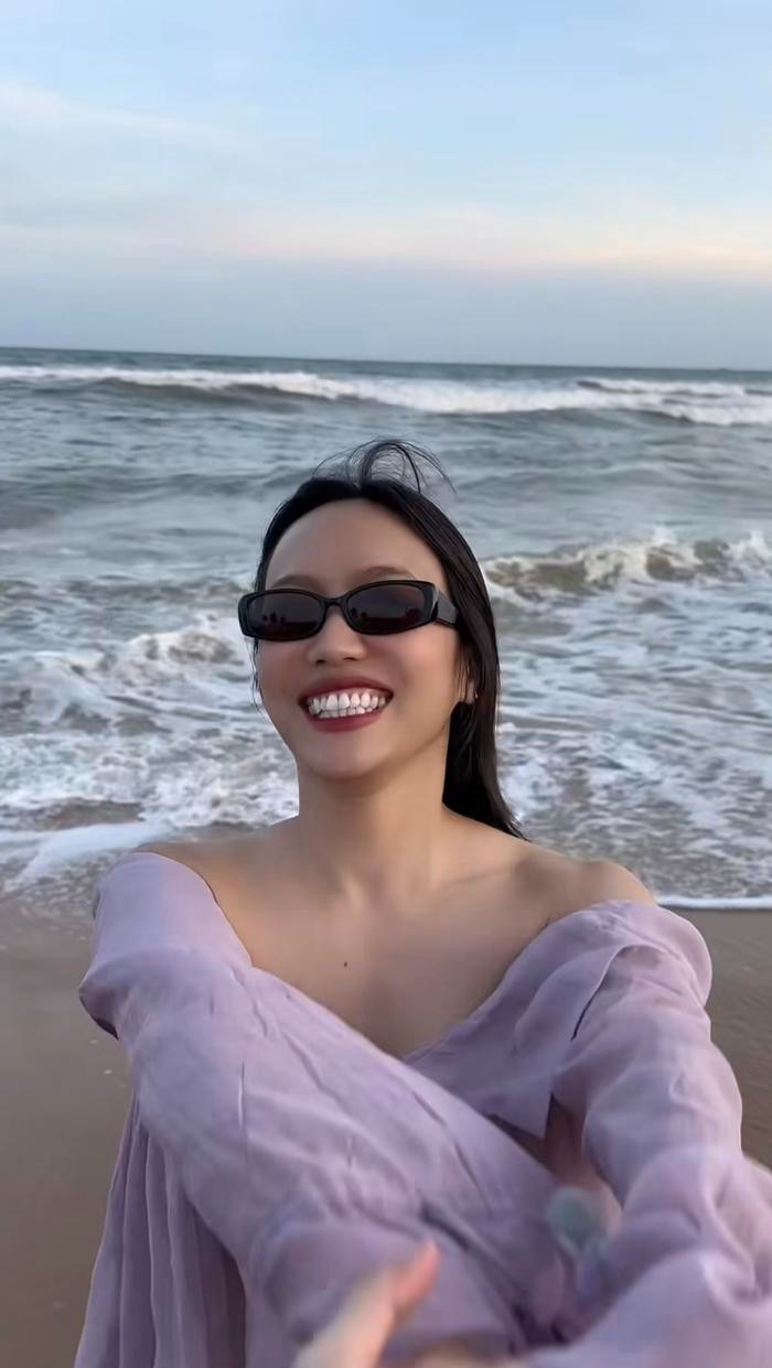 Biểu cảm phấn khích của Diệu Nhi khi được Anh Tú nắm tay