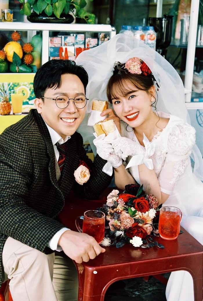 Nữ ca sĩ khéo léo nhắc nhẹ Trấn Thành chuyện tặng quà dịp kỉ niệm 8 năm yêu nhau.