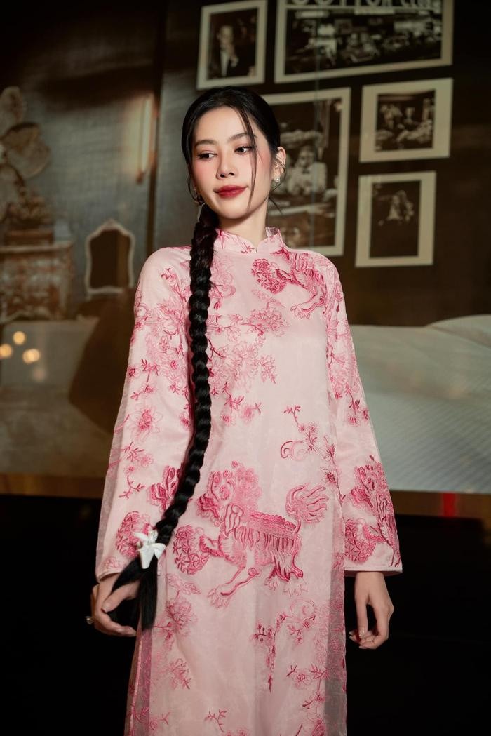 Nam Em ngày càng xinh đẹp, rạng ngời trông thấy