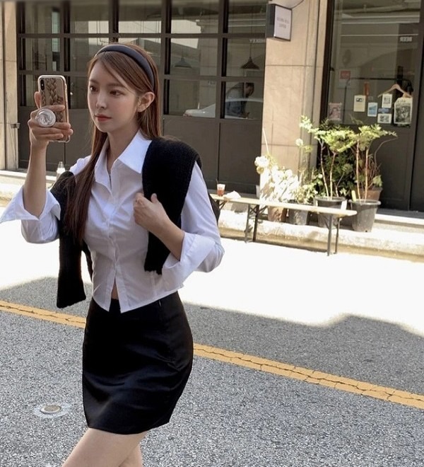 Hãy thử diện áo len theo cách này, chị em sẽ thấy style ăn mặc của mình bớt đơn điệu.